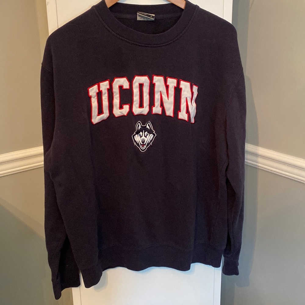 UConn crew neck